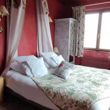 Les 4 Saisons Hotel *