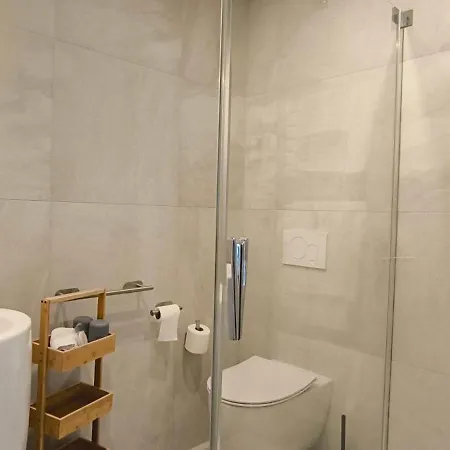 Les 4 Saisons Hotel *